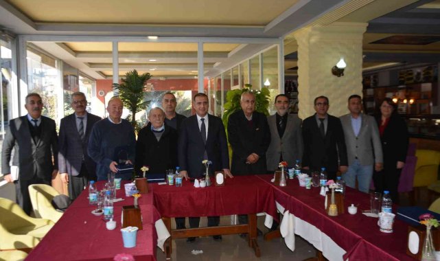 Söke Sosyal Yardımlaşma Vakfı Mütevelli Heyeti 2021 yılının son toplantısını yaptı