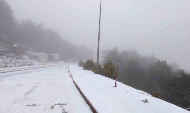 Spil&#039;de kar kalınlığı 5 santimetreye ulaştı