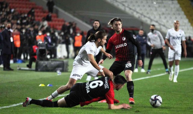Spor Toto Süper Lig: Gaziantep FK: 3 - Fenerbahçe: 2