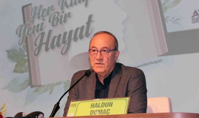Spor yorumcusu Haldun Domaç, Kitap Fuarı&#039;nda okurlarıyla buluştu
