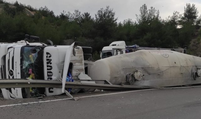 Su kanalına devrilen beton mikserinin sürücüsü yaralandı