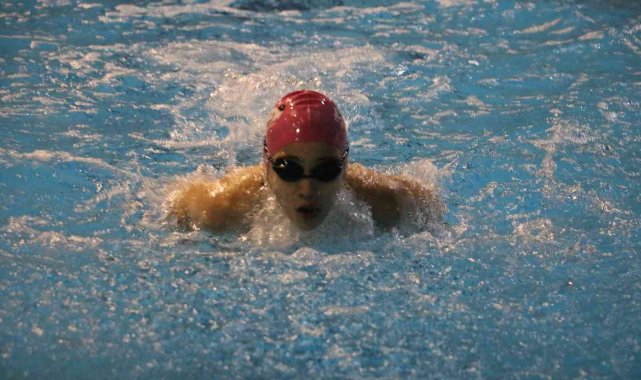 Su korkusunu yenmek için başladı, Türkiye şampiyonu oldu