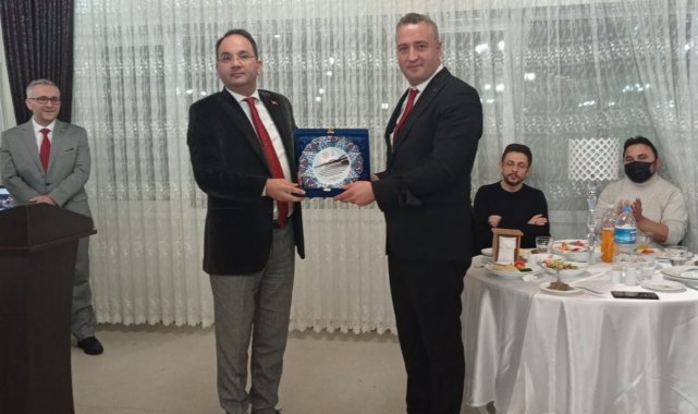 Şube müdürüne veda yemeği