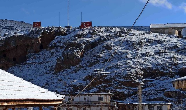 Şuhut'ta kar sevinci