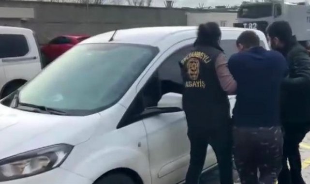 Sultanbeyli'de eve giren hırsızlar 2 çeyrek altın ve 800 lira para çaldı