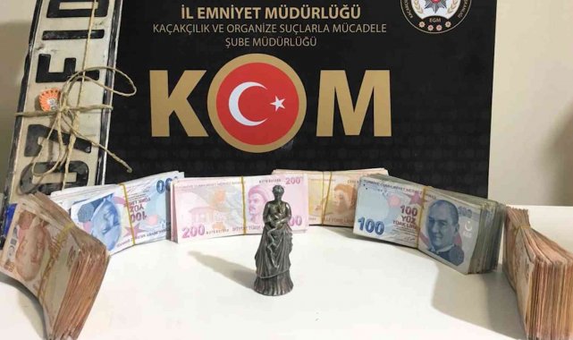 Şüphe üzerine durdurulan araçtan tarih çıktı: Kadın ve yılan figürlü heykel ele geçirildi