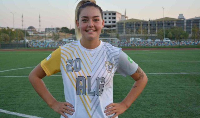 Survivor'a katılacak olan Aycan'a takım arkadaşlarından destek