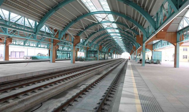 Tamamlanan Sivas YHT Garı yolcu kabulüne hazır