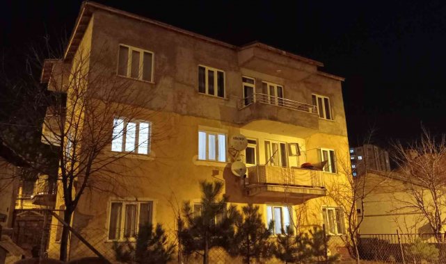 Tamirat için çıktığı çatıdan düşerek ağır yaralandı