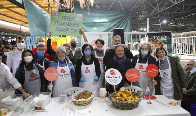 Tarhana alabilmek için birbirleriyle yarıştılar