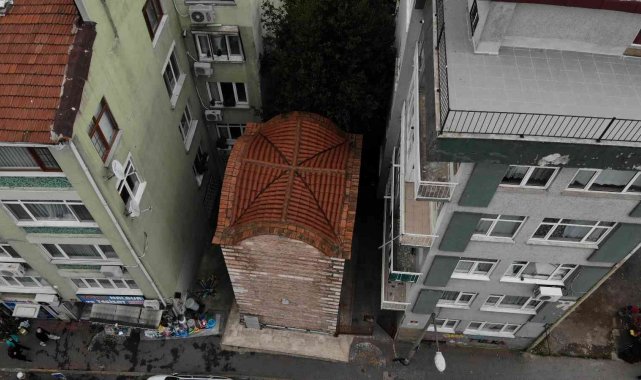 Tarihi Acıbadem Su Terazisi, apartmanlar arasında varlığını koruyor