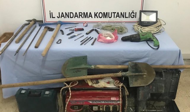 Tarihi eser arayan 5 şahıs suçüstü yakalandı