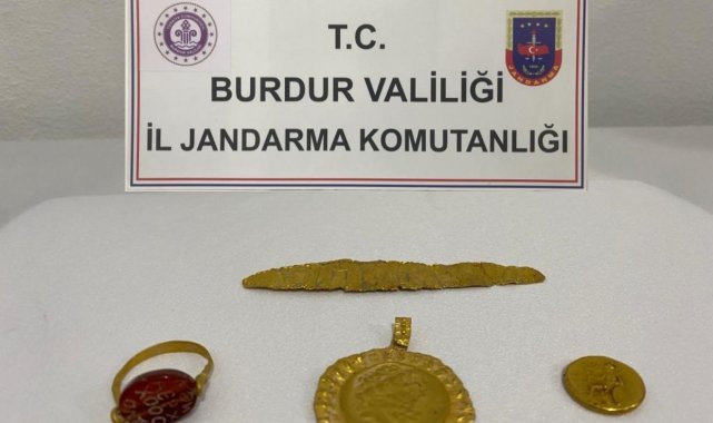 Tarihi eserleri satmak isterlerken yakalandılar