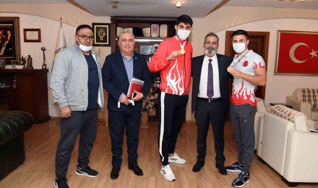 Tarsus Belediyesi sporcuları, Bangkok'tan bir altın ve bir bronz madalyayla döndü