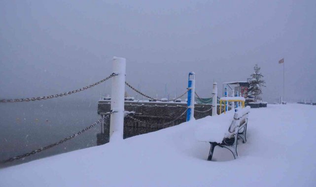 Tatvan'da kartpostallık kar manzaraları