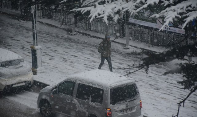 Tatvan'da yoğun kar yağışı