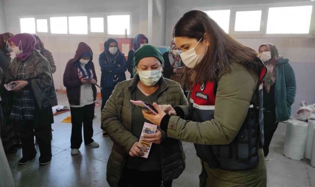 Tekstil işçisi kadınlara KADES anlatıldı