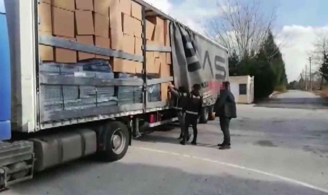 TEM'de 6 milyon 620 bin kaçak makaron ele geçirildi