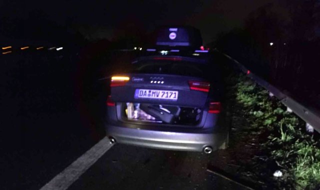 TEM'de gece yarısı korkunç kaza: Yolun karşısına geçmek isterken paramparça oldu