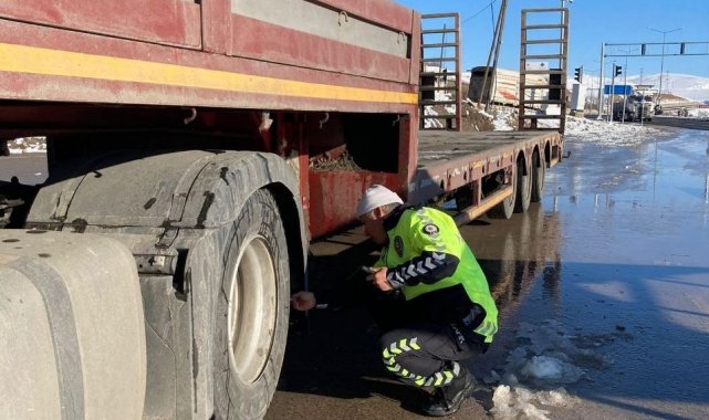 Tercan'da 'zorunlu kış lastiği denetimi' yapıldı