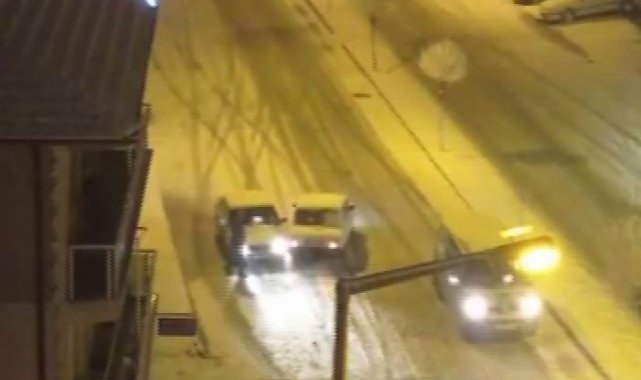 Ters yönde giderken otomobile çarptı, bir şey olmamış gibi yoluna devam etti