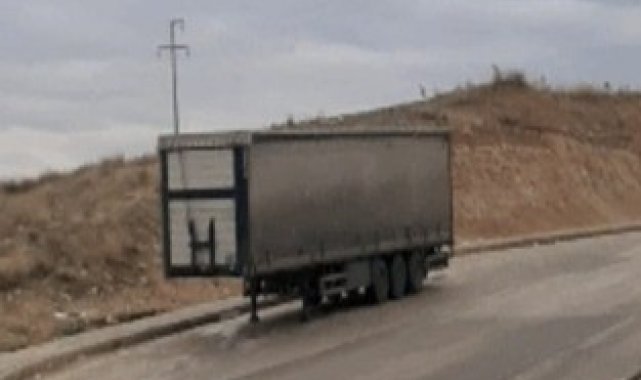 Tır dorsesini çalan baba ve oğlu yakalandı