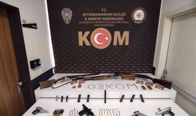 Tırpan operasyonu kapsamında Afyonkarahisar'da 9 kişi gözaltına alındı
