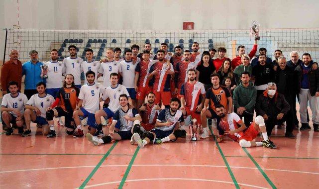 TOGÜ voleybol takımı 1'nci lige yükseldi
