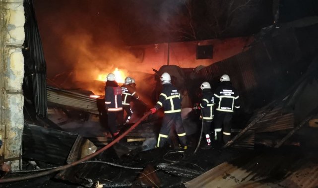 Tokat'ta palet fabrikasında yangın