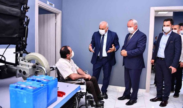 Trabzon Büyükşehir Belediye Başkanı Murat Zorluoğlu; &quot;Göreve geldiğimiz ilk günden itibaren &#039;önce insan&#039; diyoruz ve çalışmalarımızı bu anlayış doğrultusunda sürdürüyoruz&quot;