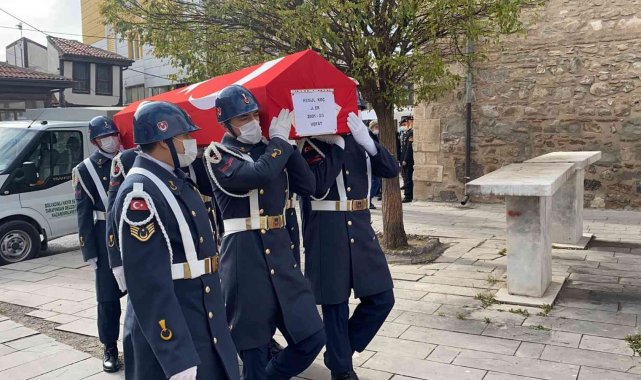 Trafik kazasında hayatını kaybeden Afyonkarahisarlı asker toprağa verildi