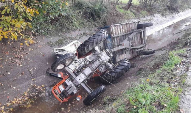Traktör sulama kanalına devrildi: 1 yaralı