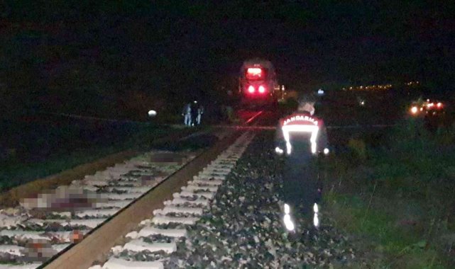 Trenin çarptığı kişi hayatını kaybetti