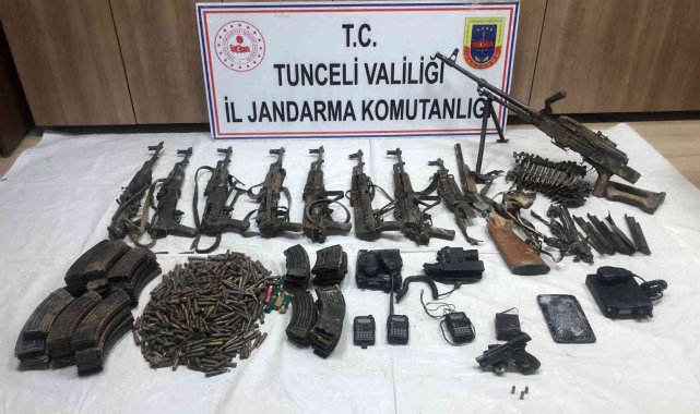 Tunceli'de etkisiz hale getirilen teröristlerin üzerinden çok sayıda mühimmat ele geçirildi