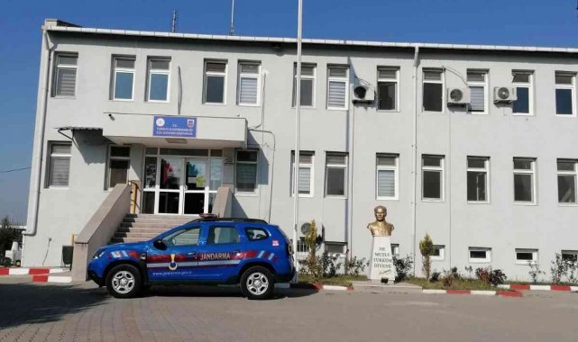 Turgutlu'da jandarma aranan 64 şüpheliyi yakaladı