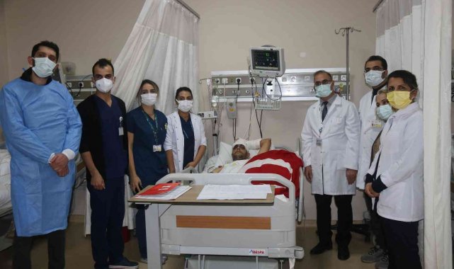 Türk bayrağı hassasiyeti zihinsel engelli vatandaşı canından ediyordu