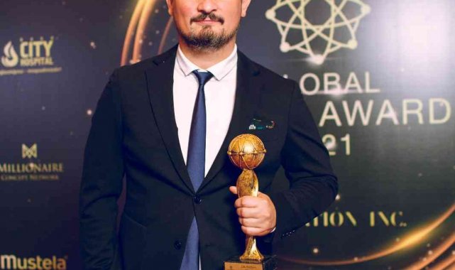 Türk doktora 'En İyi Çene Cerrahı' ödülü