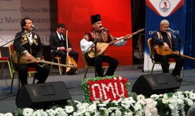 Türk dünyası ozanları Samsun'da atıştı