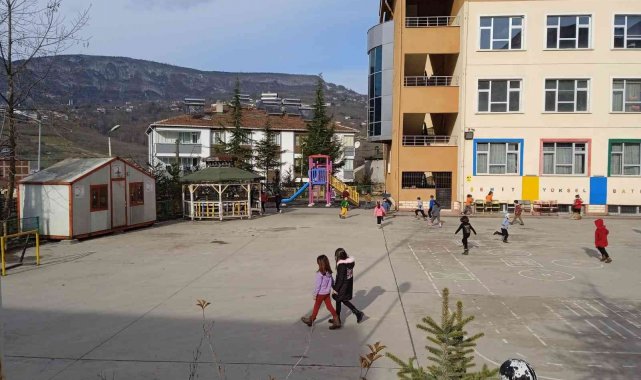 Türk Kızılay, ilkokul öğrencilerine prefabrik kantin desteğinde bulundu