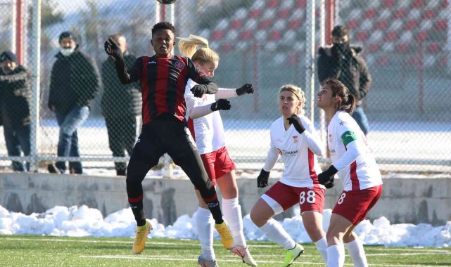 Turkcell Kadın Futbol Süper Ligi: Sivasspor: 1 - Fatih Karagümrük: 3