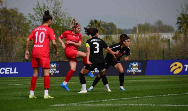 Turkcell Kadın Futbol Süper Ligi&#039;nde heyecan derbi ile başlıyor