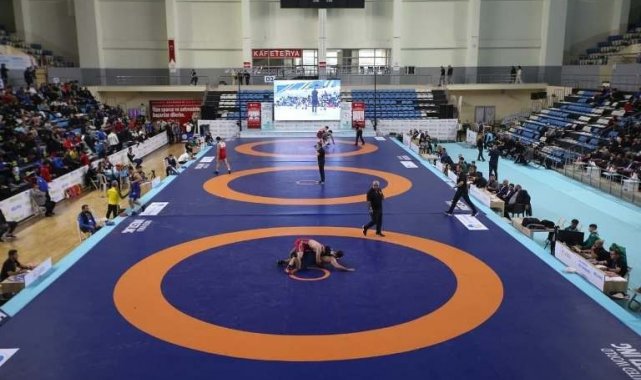 Türkiye Güreş Şampiyonası Sakarya'da başladı