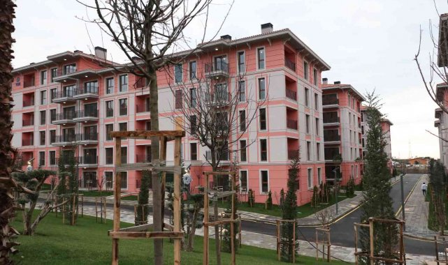 Türkiye'nin Arnavutluk'a söz verdiği 522 konut sahiplerine teslim edildi