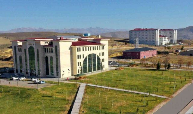 Türkiye&#039;nin en çok atıf alan bilim insanları sıralamasında Bayburt&#039;tan 5 isim yer aldı