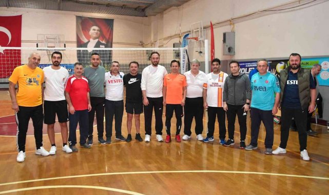 Tuzla'da 2'inci kurumlar arası voleybol turnuvası başladı