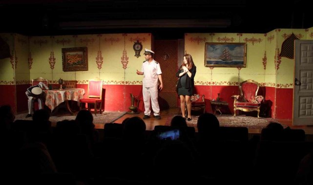 Tuzla'da görme engelli tiyatrocular sahne aldı