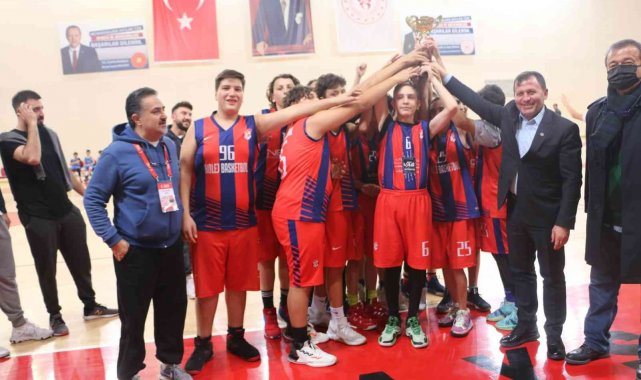 U14 Basketbol'da şampiyon Kolej Basketbol takımı oldu