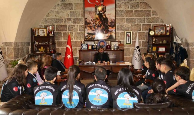 Ülkenin geleceğine yön verecek bireyler Payas Stem Yapay Zeka Merkezinde yetişiyor