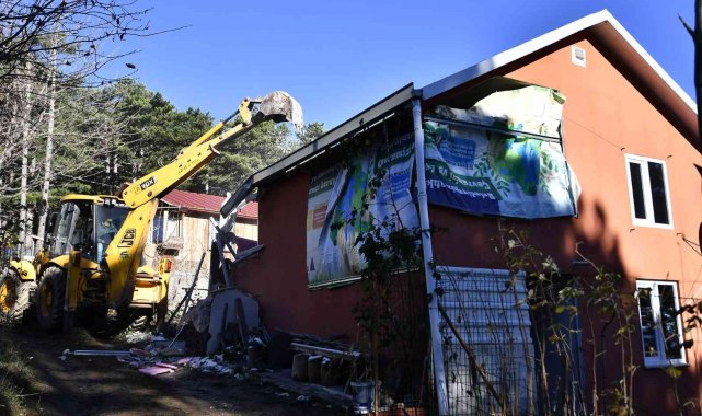 Uludağ kaçak yapılardan temizleniyor