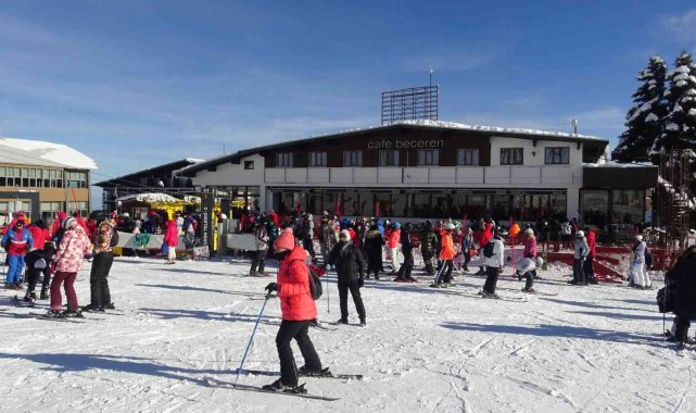 Uludağ'da hafta sonu yoğunluğu